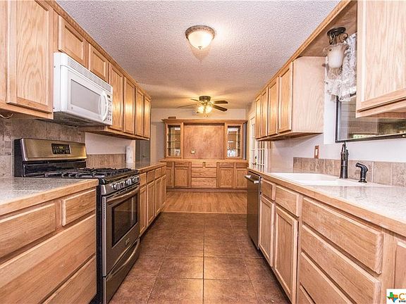 4th image of 1605 Shady Ln