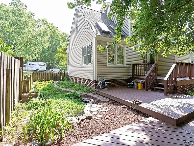 8908 Castle Point Dr — Photo 19