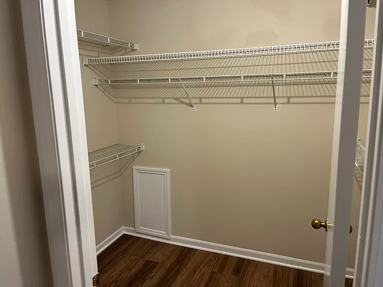 5701 Chapman Mill Dr #330 — Photo 10