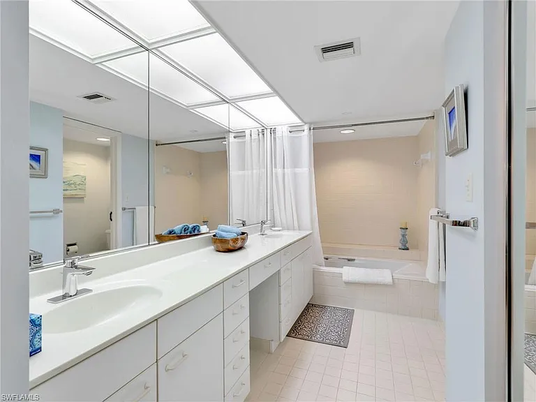 4751 Gulf Shore Blvd N #602 — Photo 19