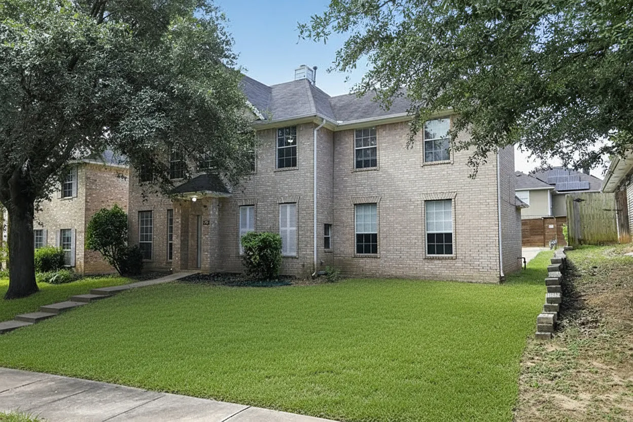 4 bed, 2.5 bath, 2032 sqft, $2,884 — Photo 3