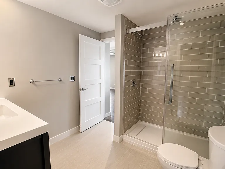 183 Princess St — Photo 12