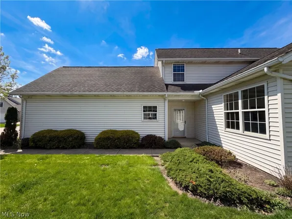 8757 Roberts Ct, Olmsted Falls, OH 44138