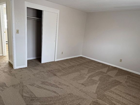 3rd image of 20 Carriage Ln #4