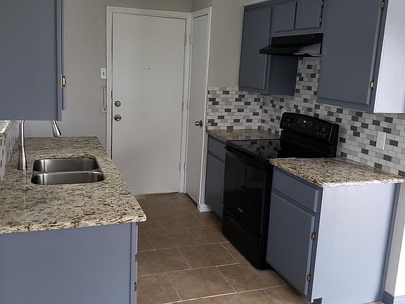 3rd image of 2551 Mossglen Dr