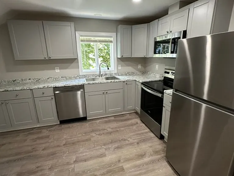 402 3rd Ave — Photo 8