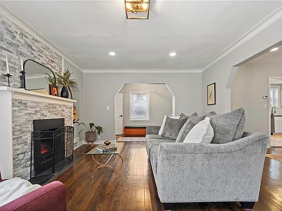 5th image of 7329 Forest Ave