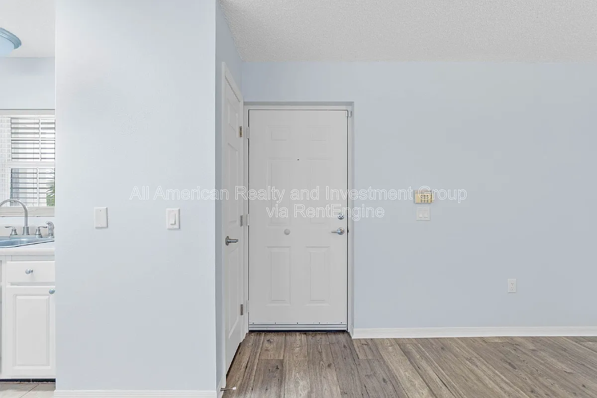 Building Photo - 4276 Calinda Ln #142