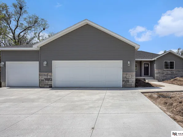 125 Switchgrass Ln, Bennet, NE 68317