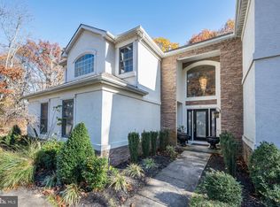 2 Callison Ln, Voorhees, NJ 08043