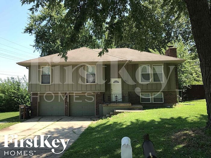 1st image of 900 SW Speas Dr