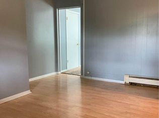 3 E Main St #4, Cary, IL 60013