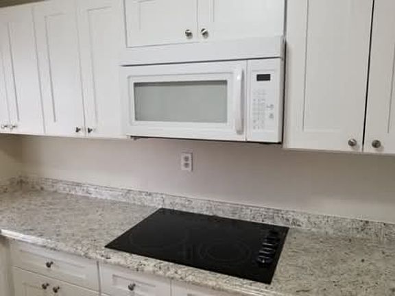 5th image of 2726 Lucille St