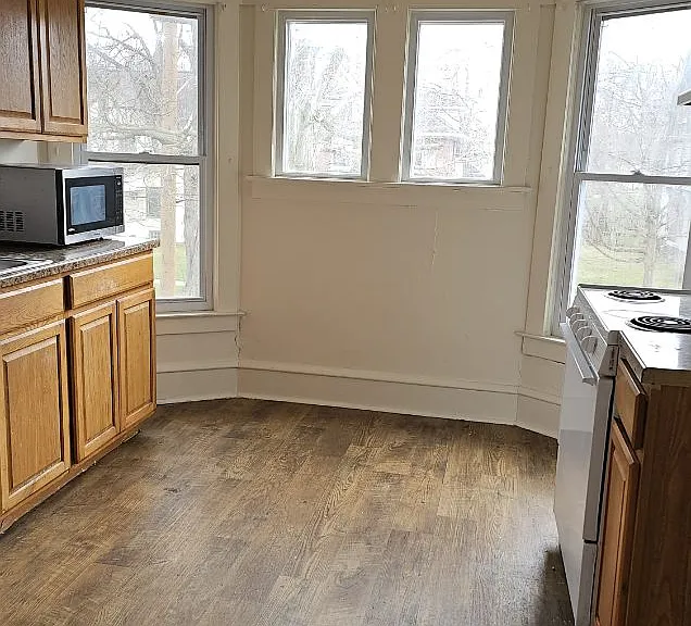 721 Clinton Ave #A — Photo 10