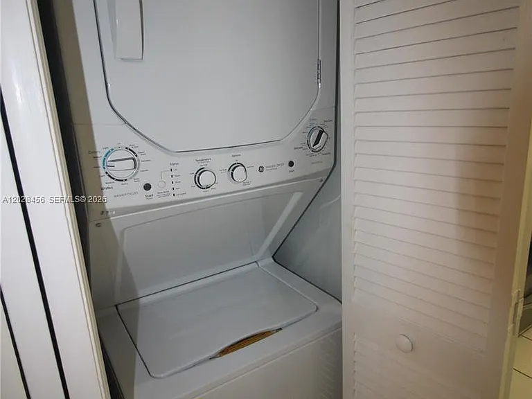 441 Valencia Ave #202 — Photo 10