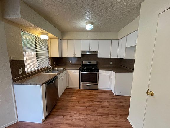5th image of 5102 Fontenay Dr
