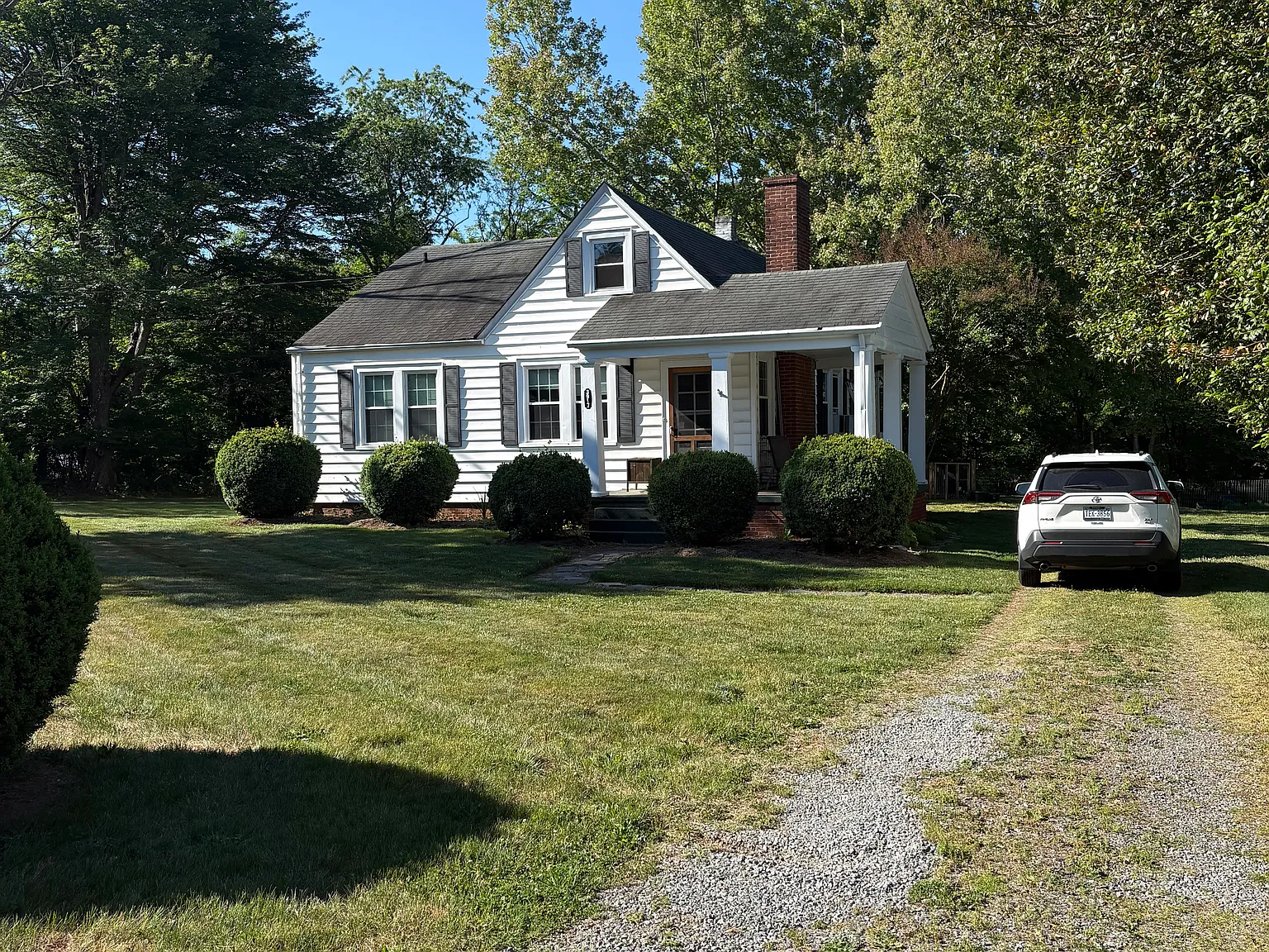 3 bed, 1300 sqft, $2,100 — Photo 1