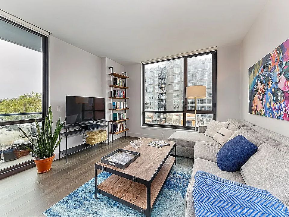 1st image of 50 Greenpoint Ave #5E