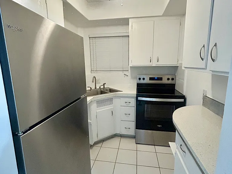 1125 NE 16th Ave #B — Photo 5