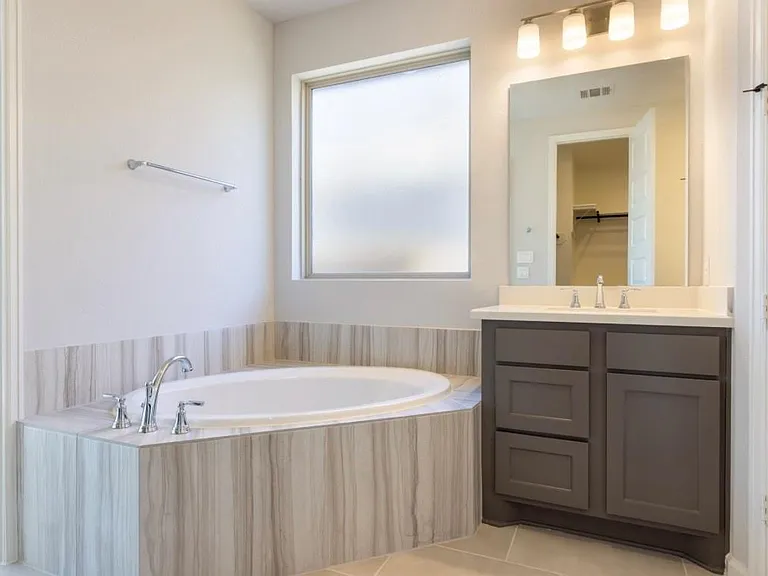 5034 Morrison Dr — Photo 12