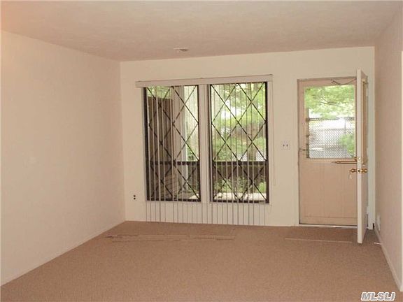 2nd image of 165 Cambridge Dr E #165
