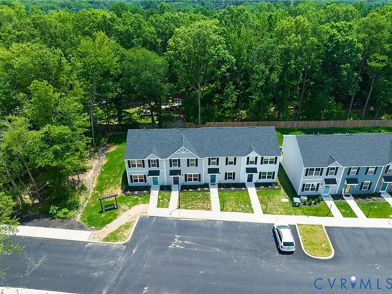 1121 Canterbury Ridge Rd — Photo 5
