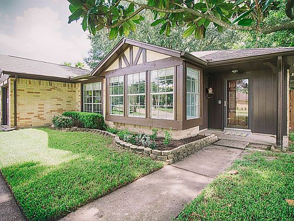 4th image of 4027 Woodhollow Ln