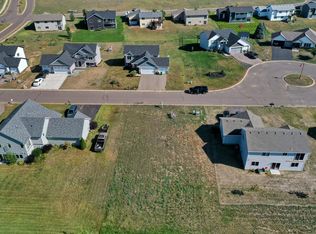 1220 Oakey Ct, Osceola, WI 54020