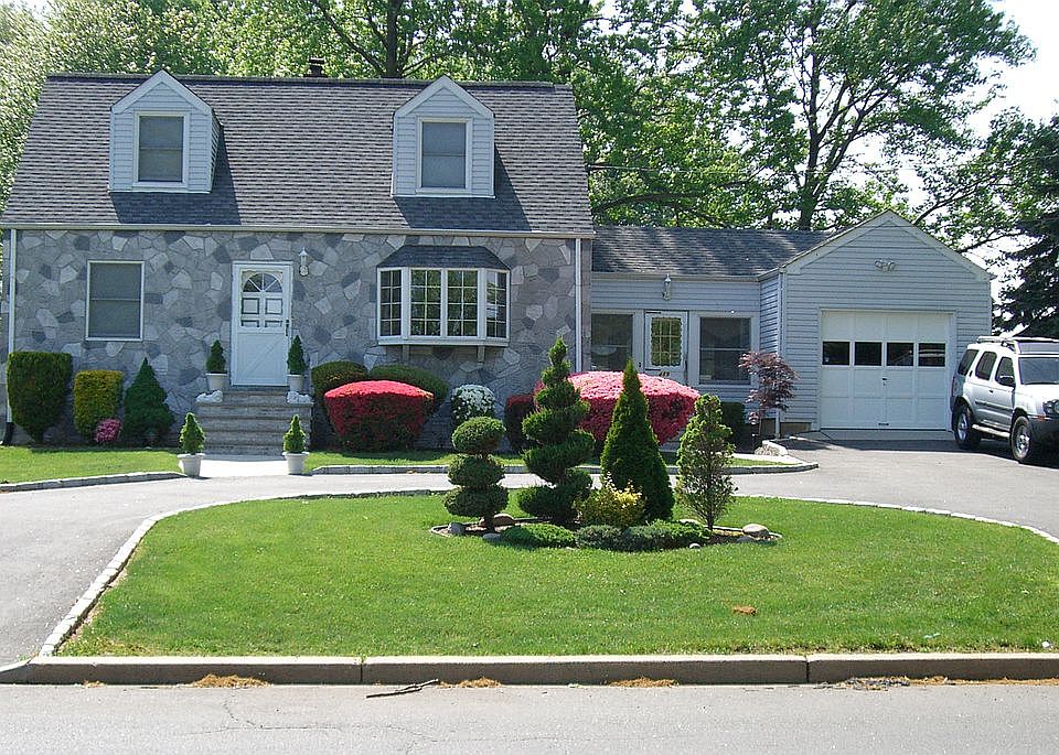 2nd image of 489 Wood Ave