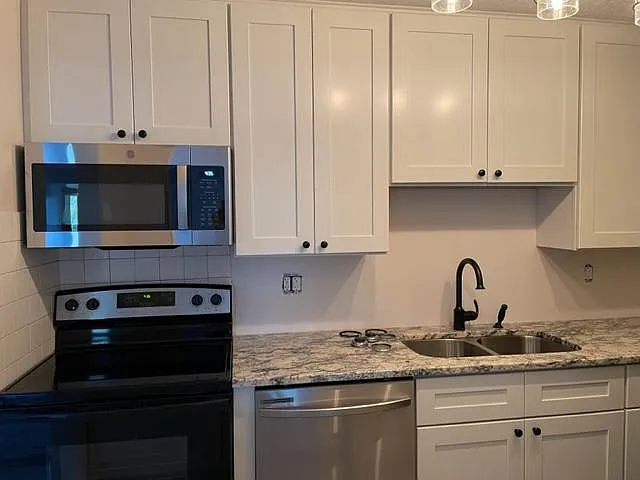329 Geneva Ave N #204 — Photo 11