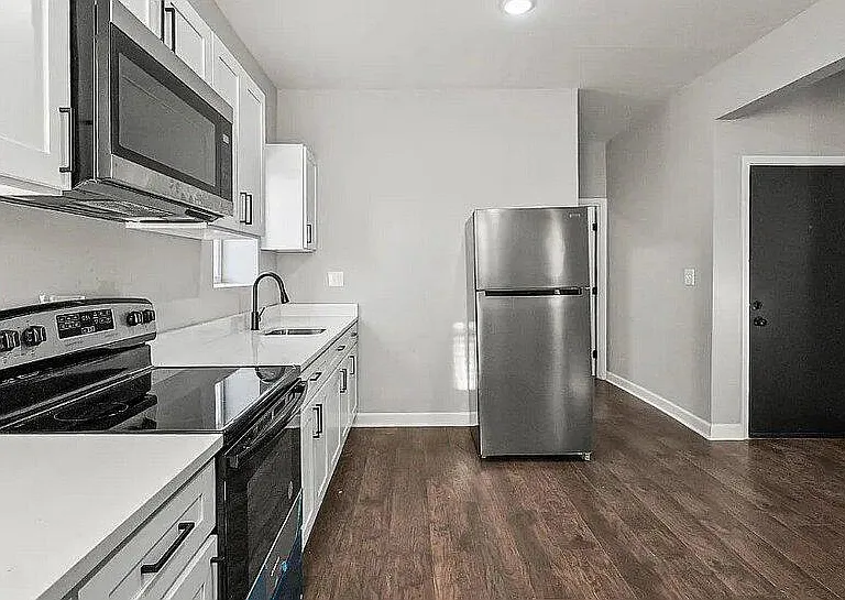 2301 Whittier Ave #2 — Photo 5