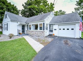 11 Orchard Rd, Utica, NY 13501