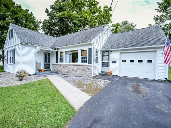 11 Orchard Rd, Utica, NY 13501