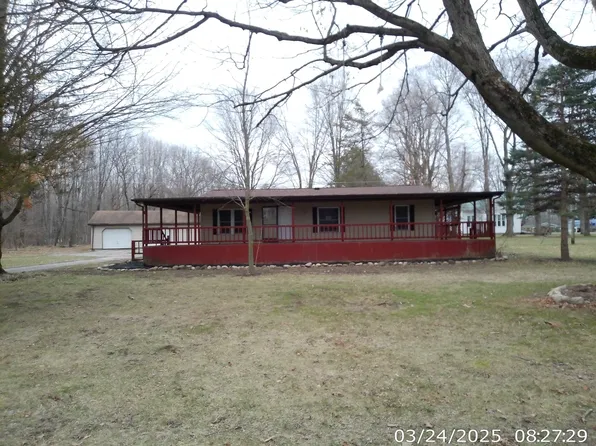 11263 Winfield Rd, Jonesville, MI 49250