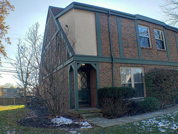 3rd image of 1561 Sandringham Ct
