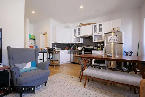 Rented by ZealEstate Group Inc | media 1