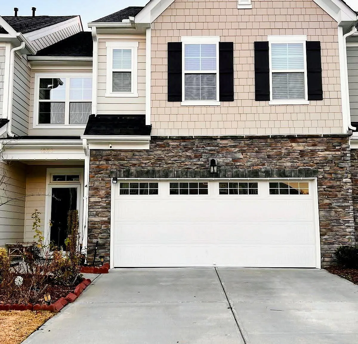 3 bed, 2.5 bath, $2,550 — Photo 1
