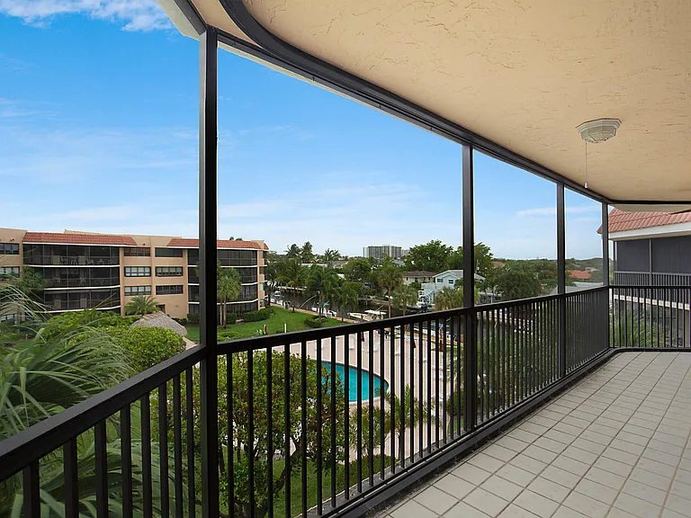 800 Jeffery St #409 — Photo 24