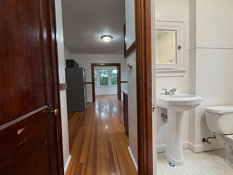 3704 Fairview Ave #2W — Photo 42