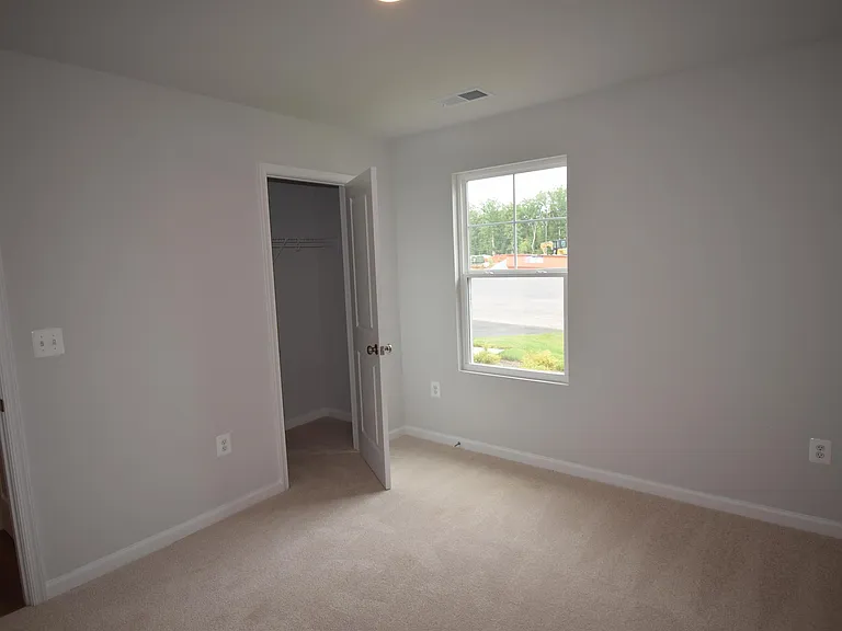 34 Diana Ct — Photo 16