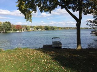 17 Delburne Dr, Davis, IL 61019