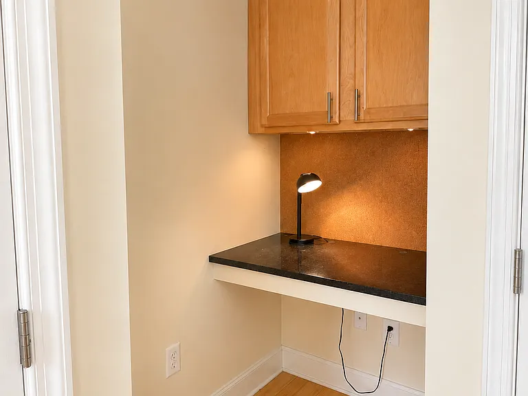 1106 Columbia Rd NW — Photo 10
