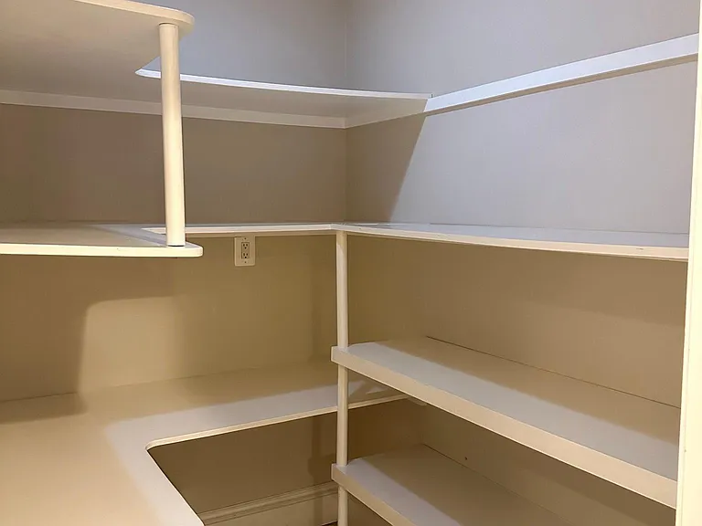 9206 Hambletonian Pl — Photo 17