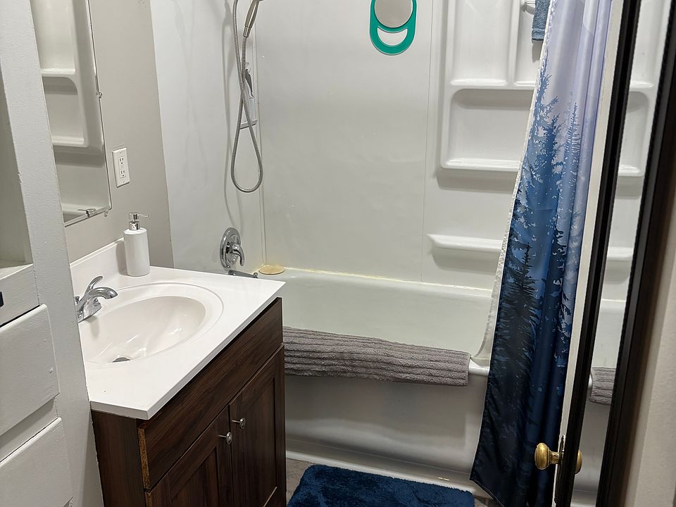 2nd image of 318 S Tryon St #3