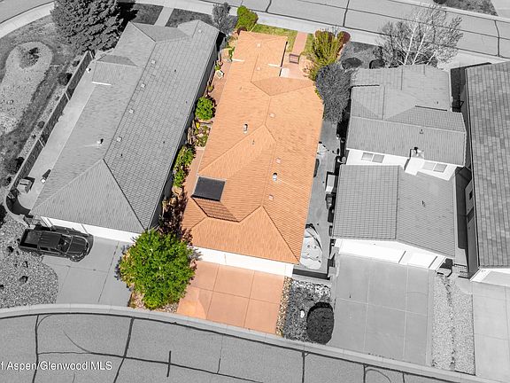 5th image of 68 Hogan Cir