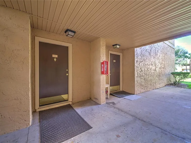 646 Kenwick Cir — Photo 18