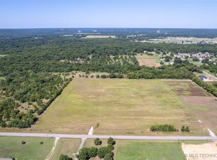 910 SE Lenapah St, Skiatook, OK 74070