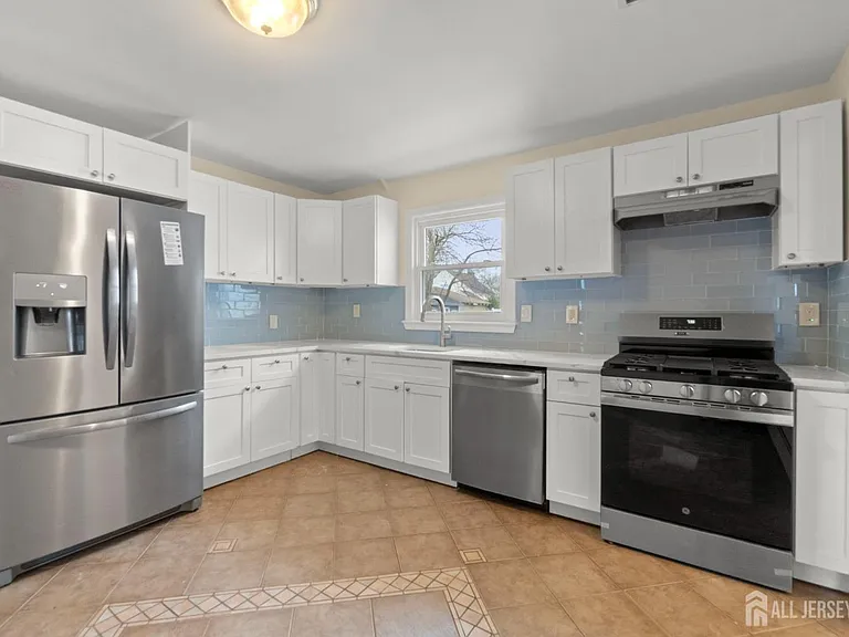 762 Valley St #762 — Photo 9