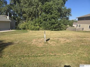 1208 Beaver Lake Blvd, Plattsmouth, NE 68048