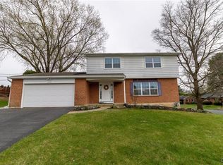 6890 Linden Cir, Macungie, PA 18062
